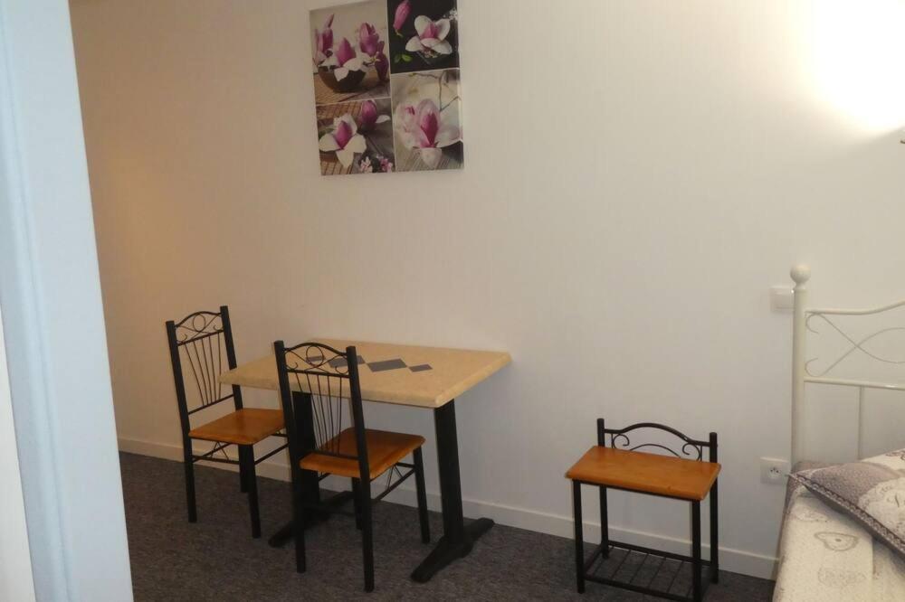 Etanit ! Etape Calme Et Parking Velo, Bicycle - Connection Tous A 1Mn Bus,Train Et Aeroport - Plein Centre De Beziers Pour Visiter,Manger - Chambres Climatisees, Spacieuses Amenagees Pour Singles, Couple, Et Ou Familles - Consigne Et Petit Dej En Plu Exterior photo